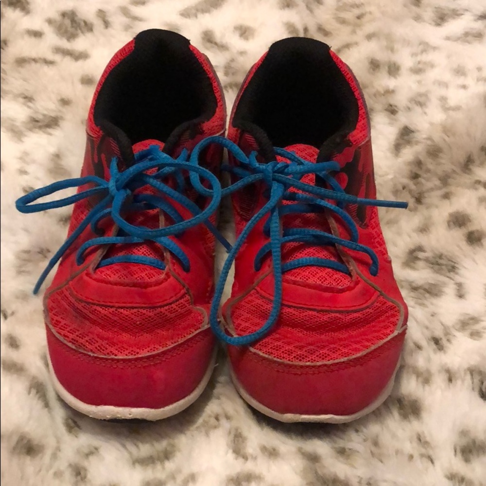 Boys 10k UA shoes